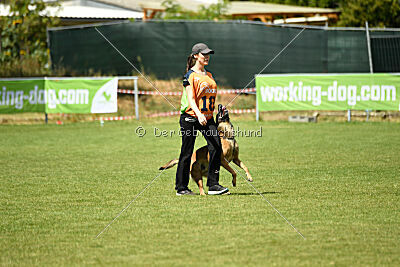 ne pas toucher Aaron