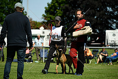 ne pas toucher Aaron