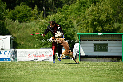 ne pas toucher Aaron